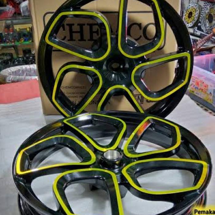 velg racing vario 125 / 150 old chemco type penta black gold