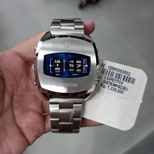 Expedition Jam Pria E6790M