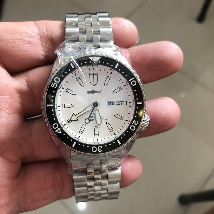 Homage Seiko SKX Heimdallr Sharkey White Dial mesin seiko NH36A
