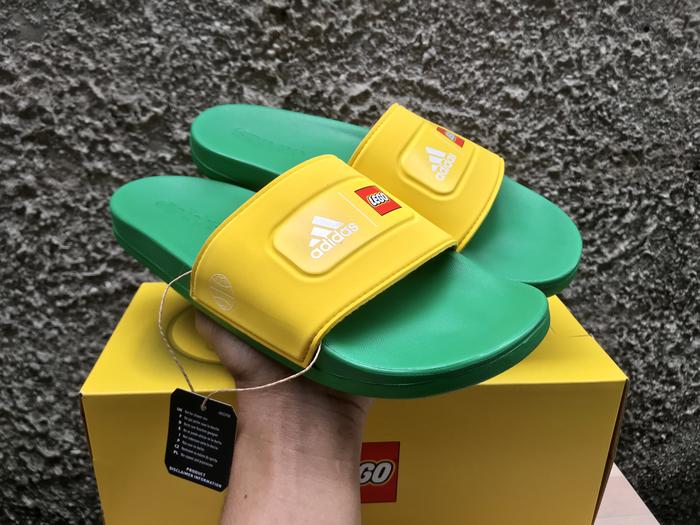 Sandal adidas Kids Adilette Comfort x Lego Slides Yellow/White/Green