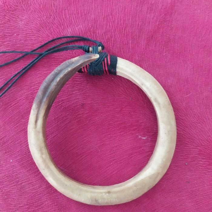 Taring Babi Melingkar Kalung Etnik Taring Babi