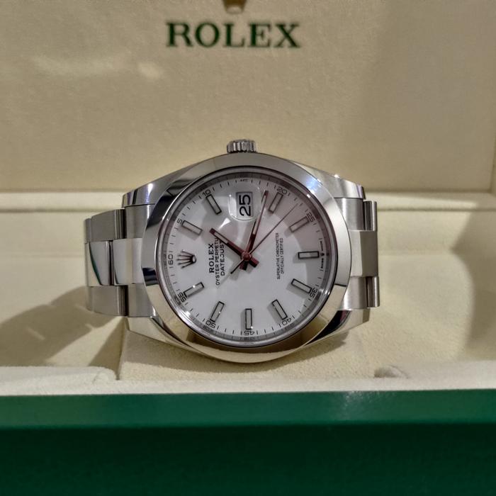 ROLEX OYSTER PERPETUAL DATEJUST 41 126300 white
