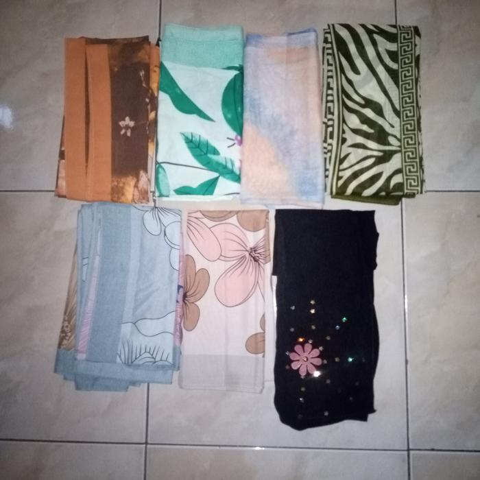 Hijab pasmina/scarf madina/Umama/Adabia/kerudung segi empat preloved