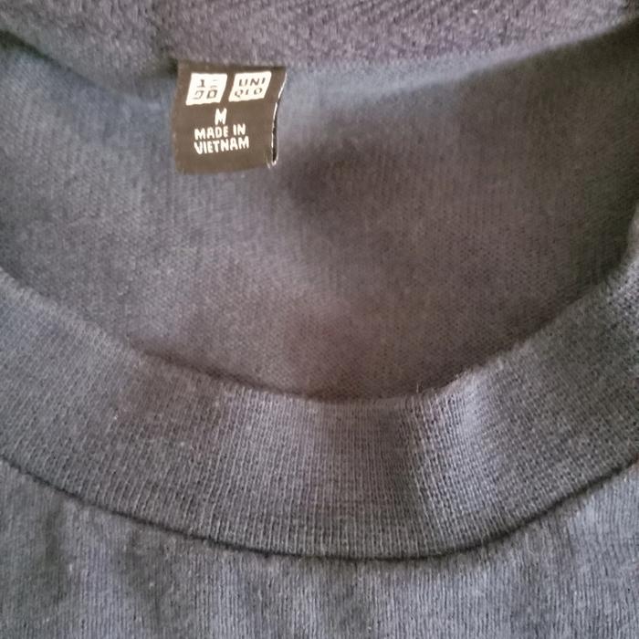 baju uniqlo second warna nevy