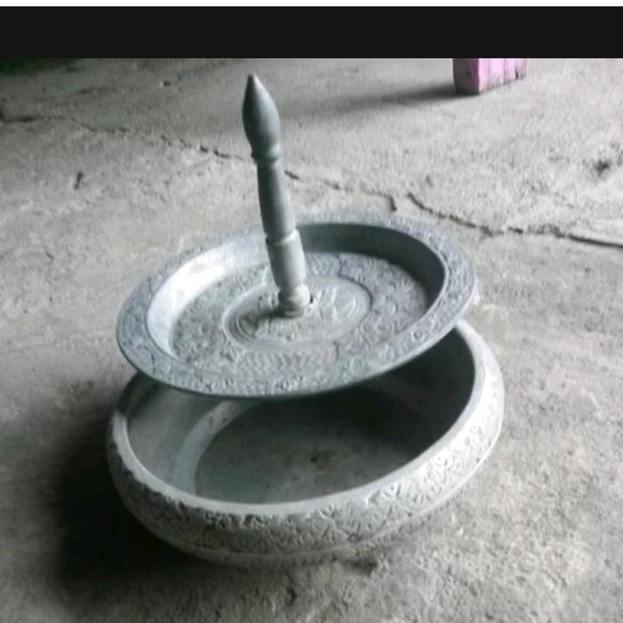 mangkuk bokor atau cupu kuno antik jaman dulu mirip singing bowl