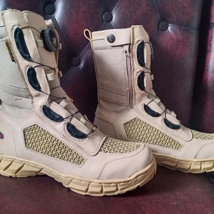 Sepatu PDL Krem/gurun Tali putar ,POL PP/PNS model BOA code TP-01.