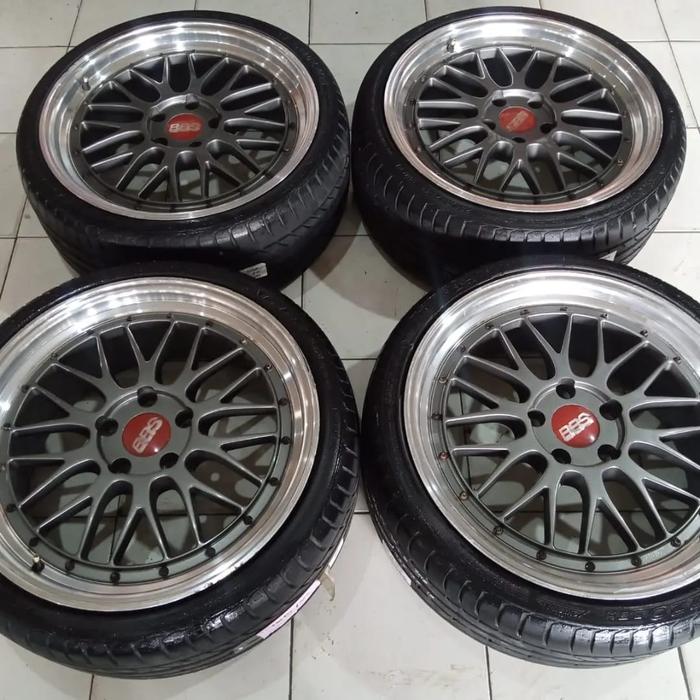 Velg Mobil Racing seken BBS LM R19 pcd 5x114,3 Ban 235 35 R19