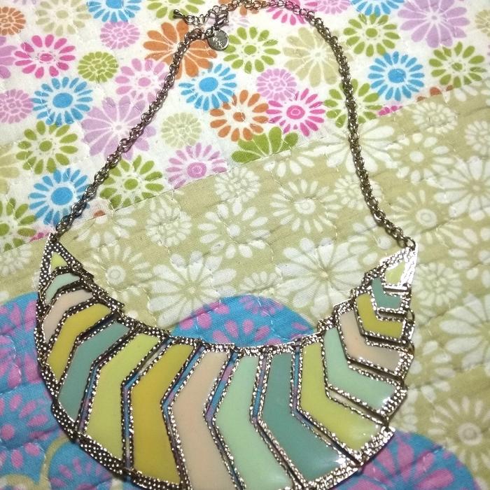 Lovisa Kalung Fashion Wanita Warna Pastel
