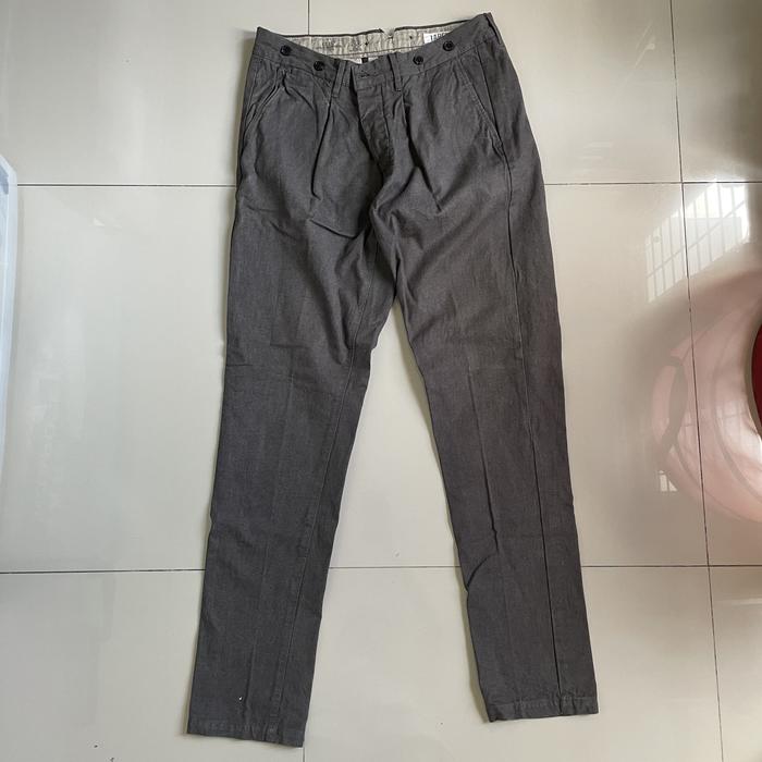 Preloved Celana Bahan Pria Merk H&M LOGG Warna Abu Tua Tappered