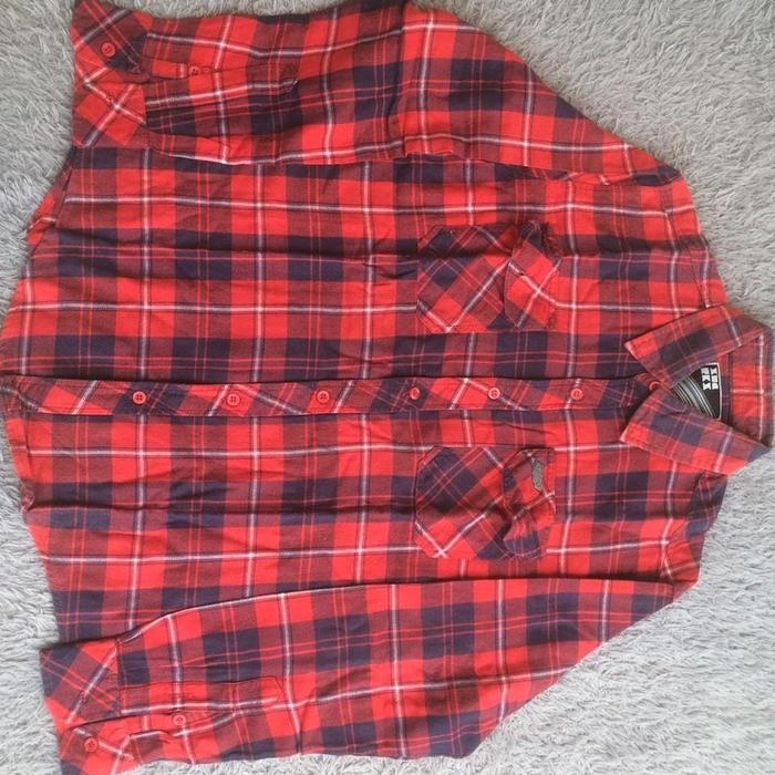 Kemeja flanel sharks