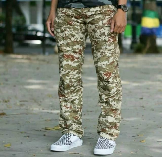 CELANA PANJANG LORENG GURUN DISERT