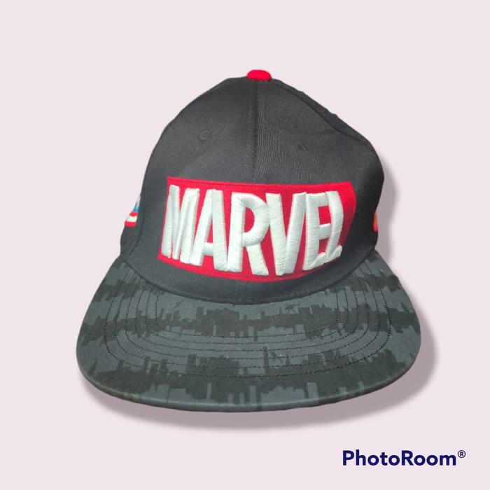 Topi marvel X Feltics