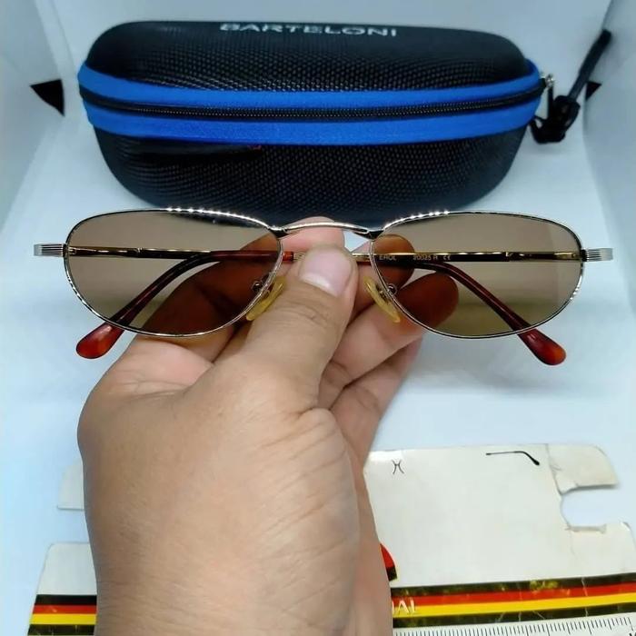 Vintage Sunglasess 80s Brand: EROL size: 51-21-140mm new old stock.nos