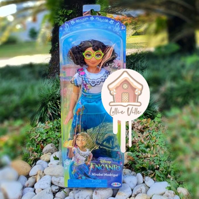 Disney Encanto Mirabel Madrigal Fashion Doll