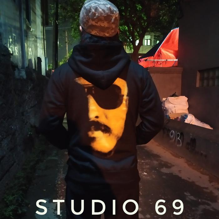 Switer /jaket /hoodie /jumper Iwan Fals - Pangeran