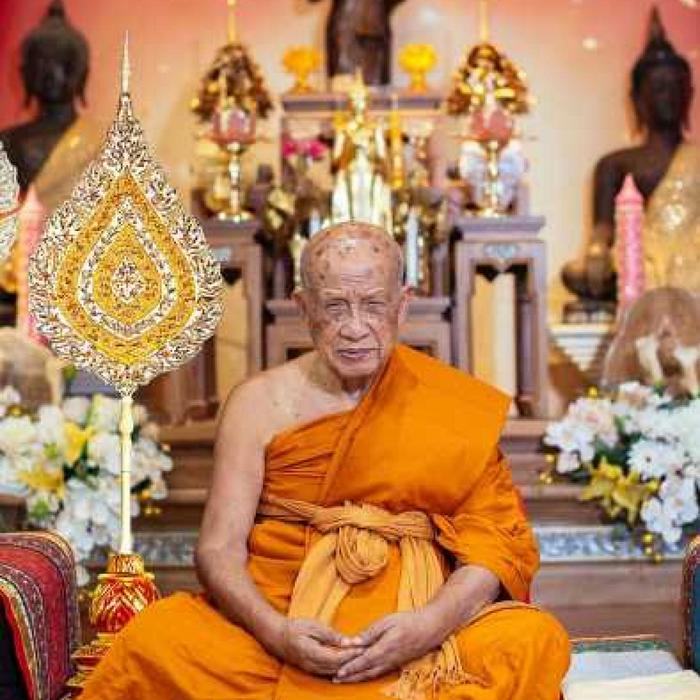 Liontin Phra Khun Paen 3 Holy ladies Lp Chuen Bahan logam Kuningan