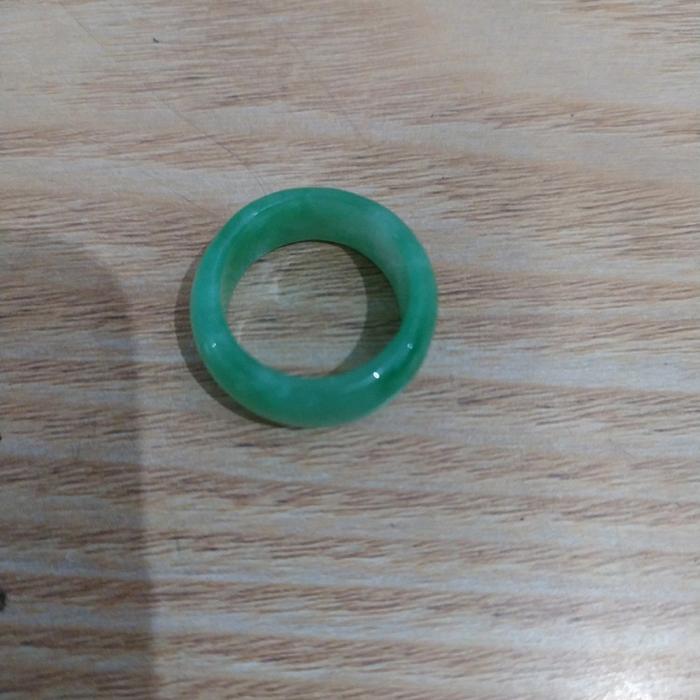 cincin batu giok hijau