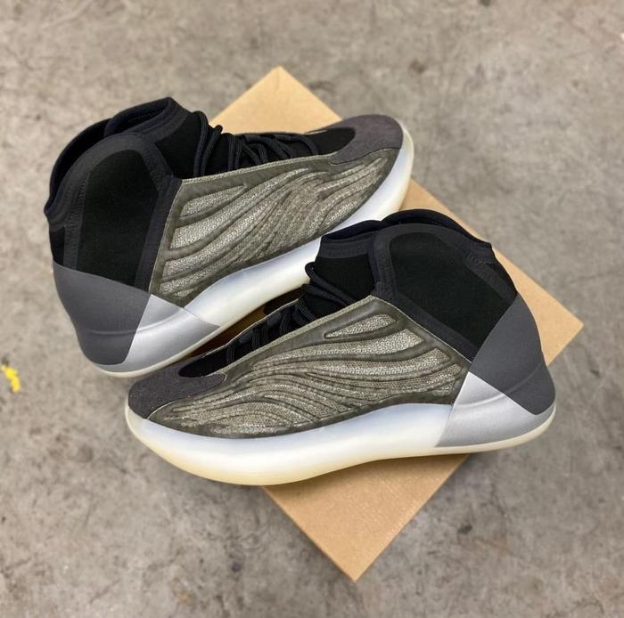 ADIDAS YEEZY QUANTUM QNTM