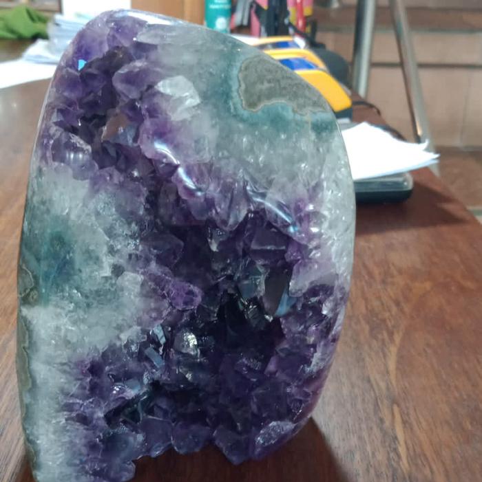 amethyst geode natural crystal 3