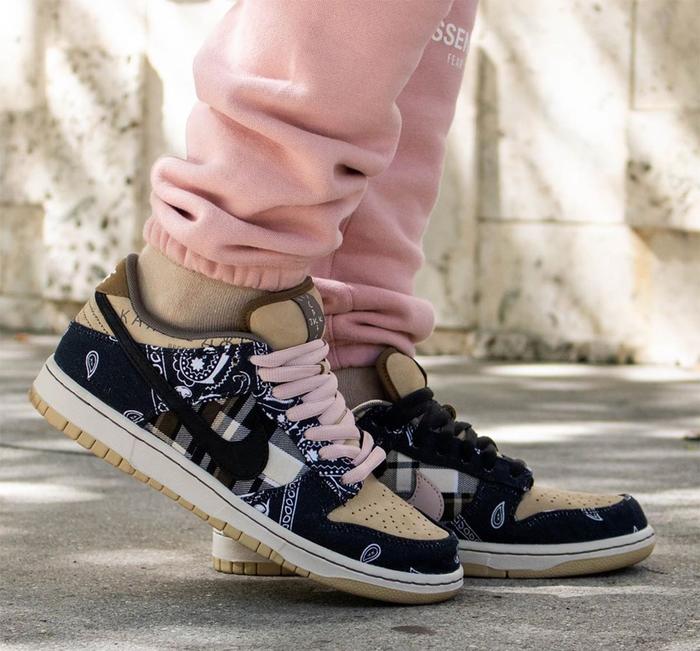 Nike Sb dunk low Travis scoot ( special box)