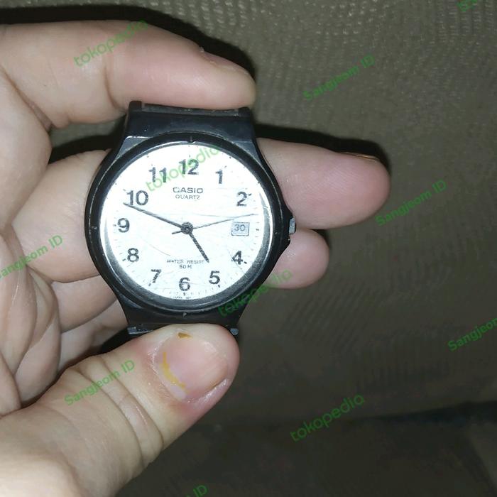 jam tangan brand casio preloved minus baret pd layar