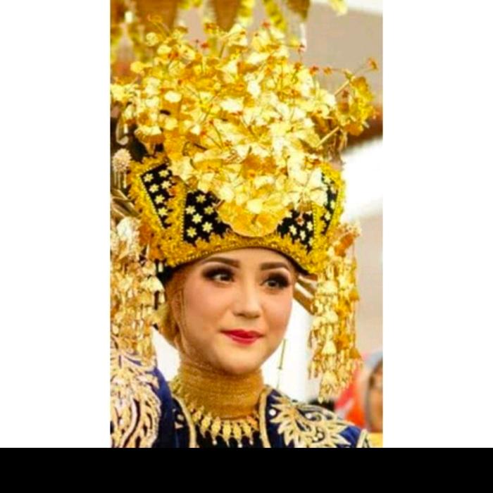 suntiang kota solok set topi adat minang