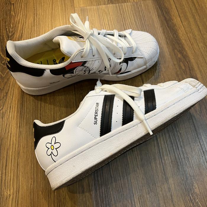 adidas superstar x disney