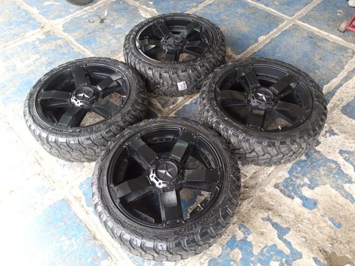 Velg Mobil Bekas Ring 22 RASTA R22X9 6X139,7 BAN MT 275 45 R22