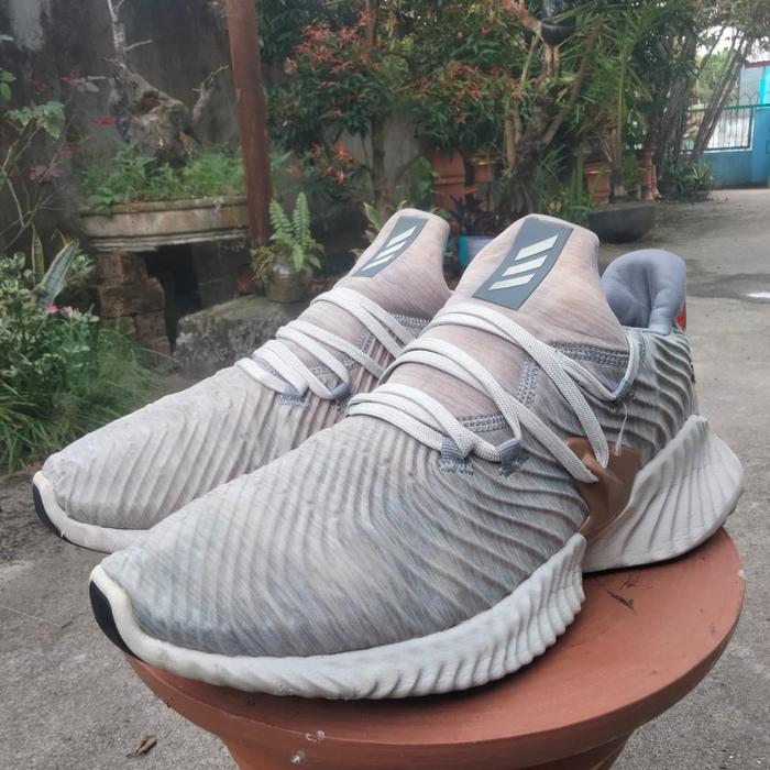 Sepatu Second adidas alphabounce instinct original 42/43 Insole 26,5