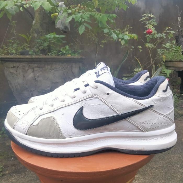 Sepatu Second Nike Dell Park II Original Size 43 Insole 27,5 cm