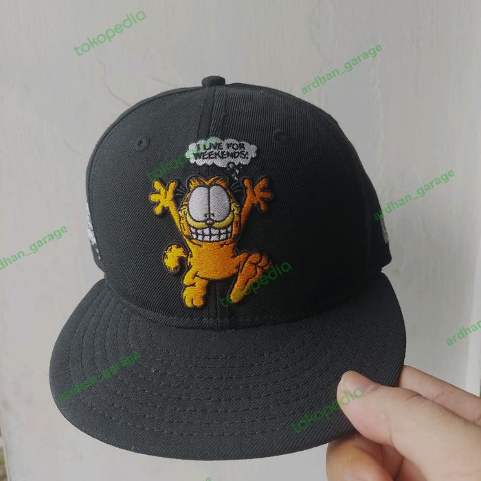 topi new era original garfield