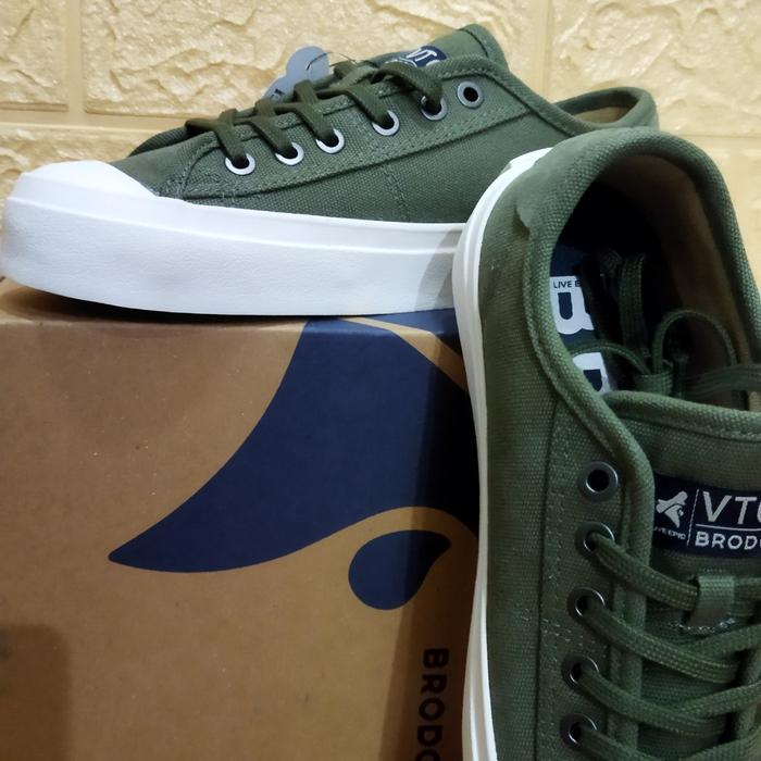 Brodo VTG V.2 low olive OW size 38 BNIB