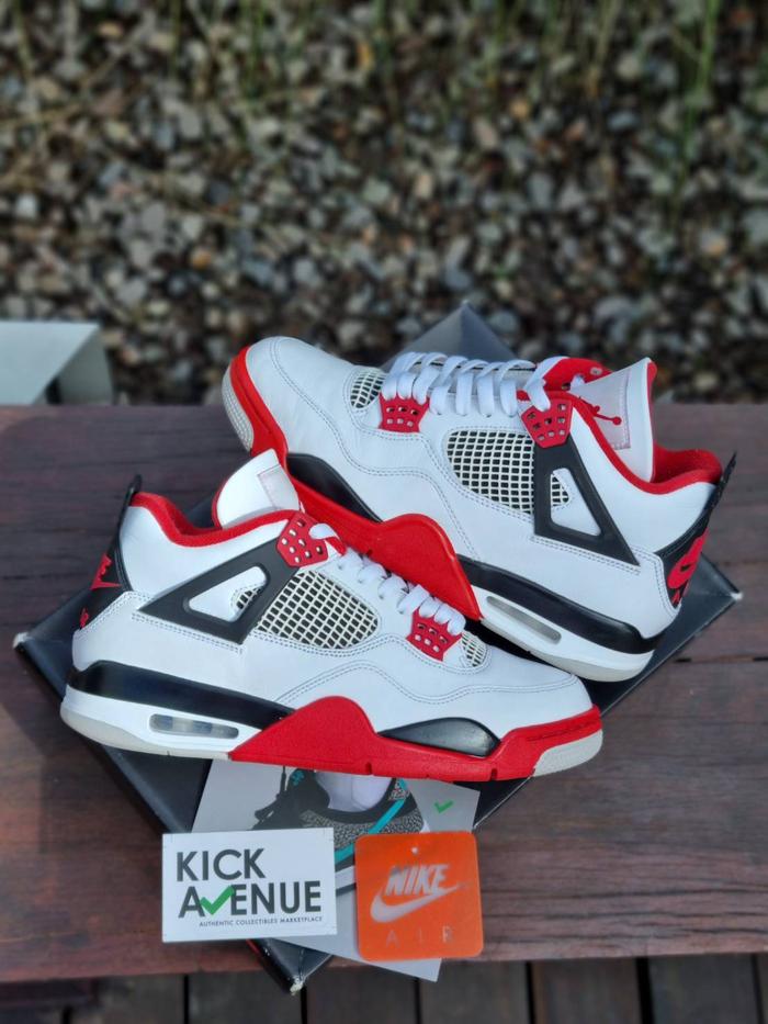AIR JORDAN 4 RETRO FIRE RED