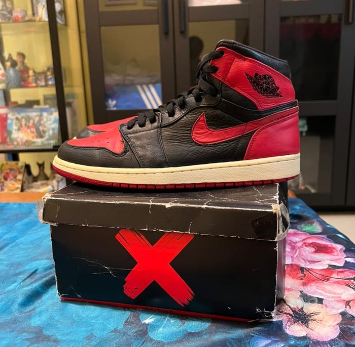 AIR JORDAN 1 HIGH BRED BANNED 2011 (X) SNEAKERS AUTHENTIC 1000%