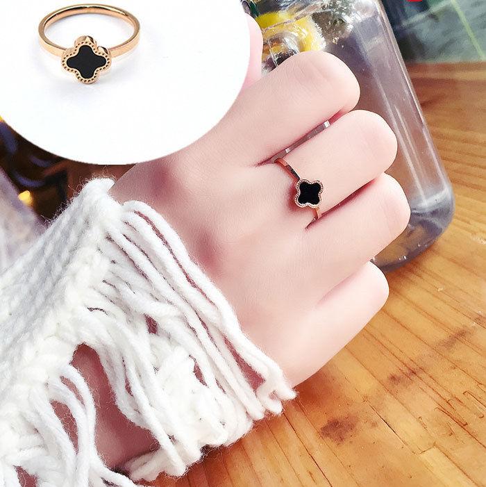 Cincin titanium anti karat/cincin titanium hitam impor anti karat