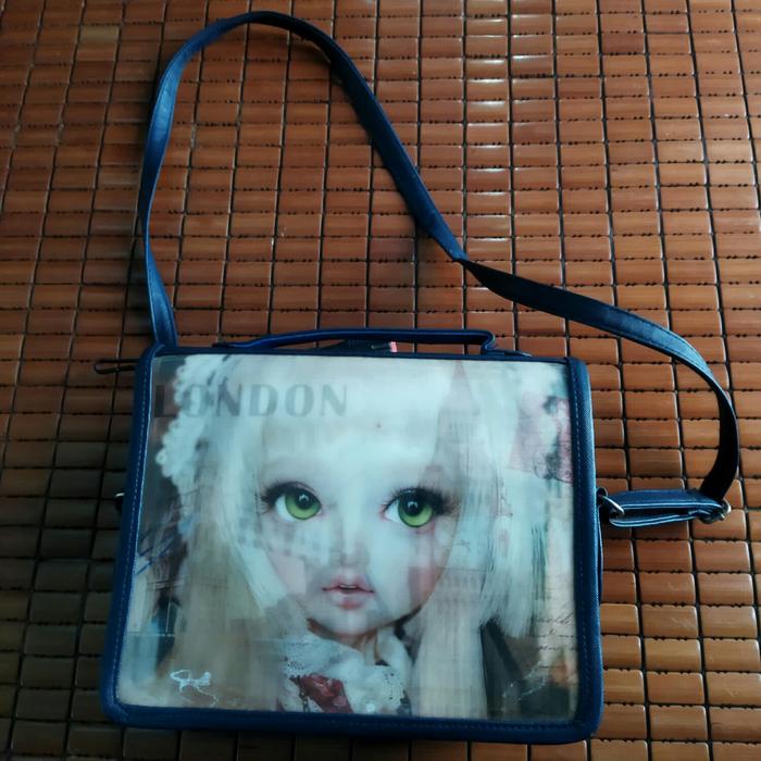 Tas Sling bag Krazy kat London Hologram Orii ex import