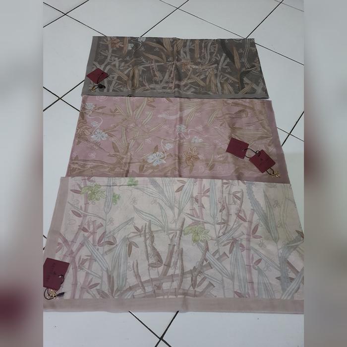 Arsscarf Zenia Series