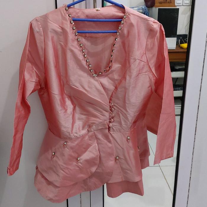 kebaya atasan peplum santung mewah