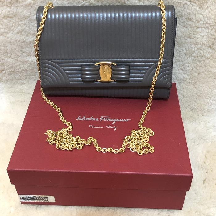 MURAH! Salvatore Ferragamo Vara Bow bag 100% Authentic