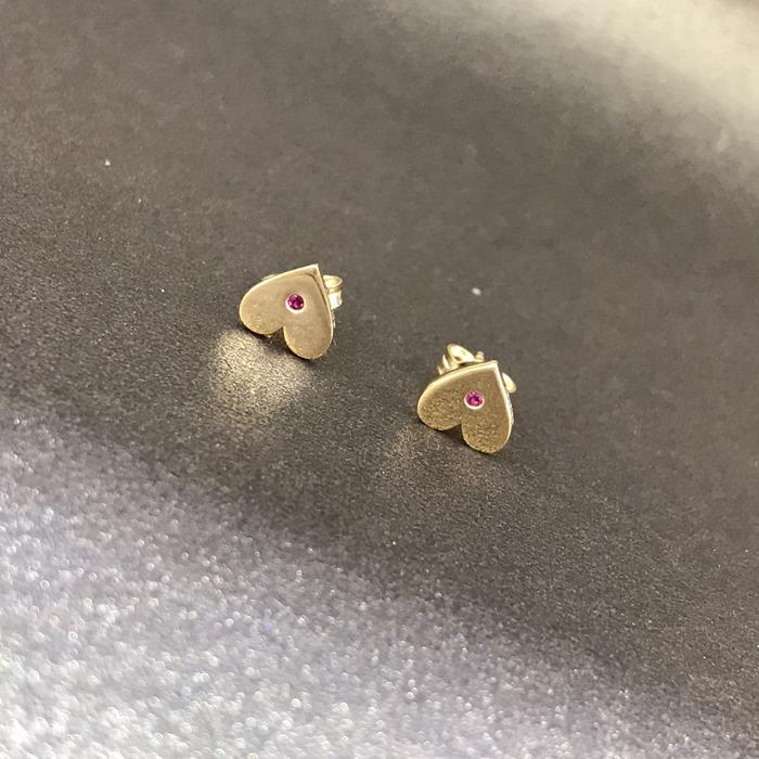 UBS ANTING EMAS 700 AAE0495