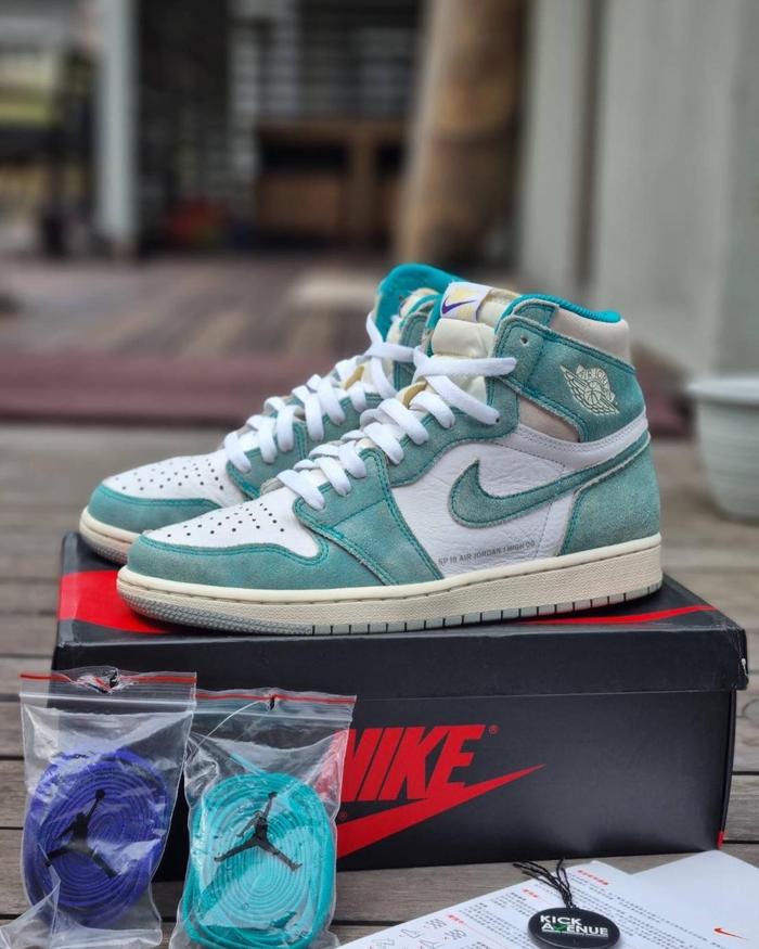 Air Jordan 1 Turbo Green Authentic Sneakers 100% 100%