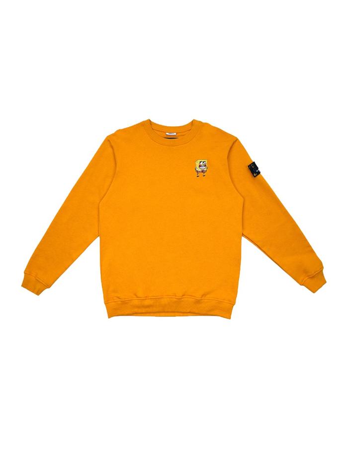 W.ESSENTIELS X NEVER TOO OLD SWEATER SPONGEBOB TYPE DUE CREWNECK