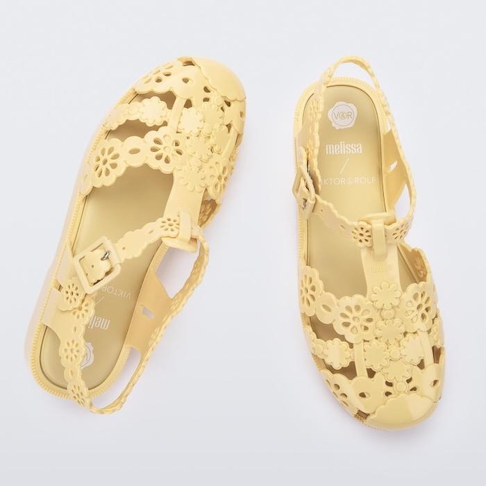 Melissa Possession Lace + Viktor And Rolf AD Yellow
