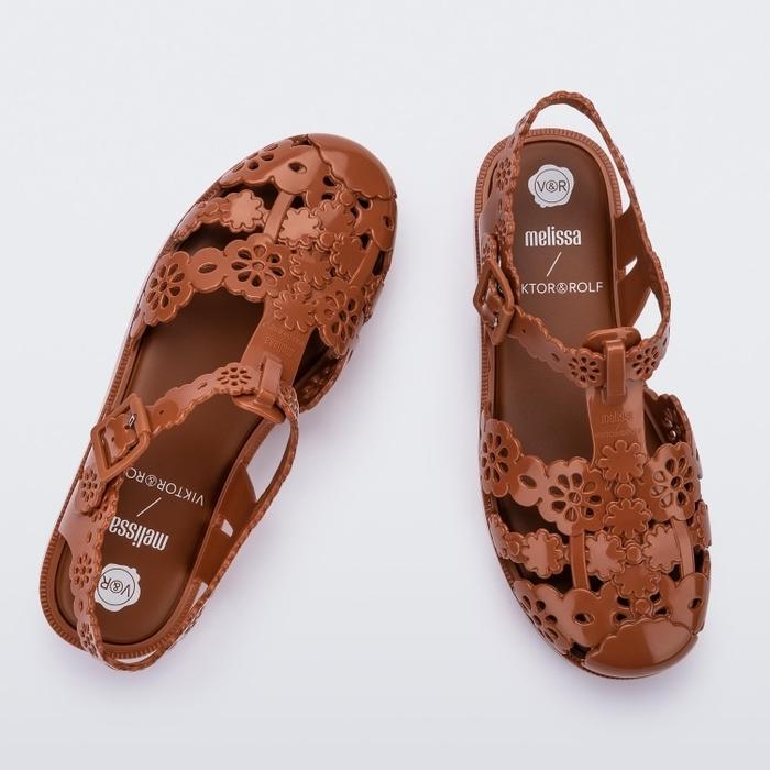 Melissa Possession Lace + Viktor And Rolf AD brown