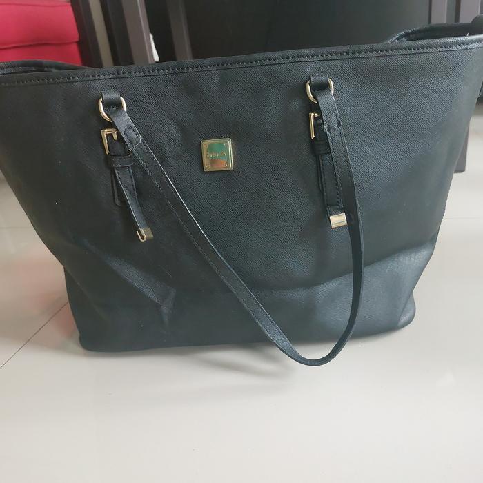 Tas Tote Sisley warna hitam