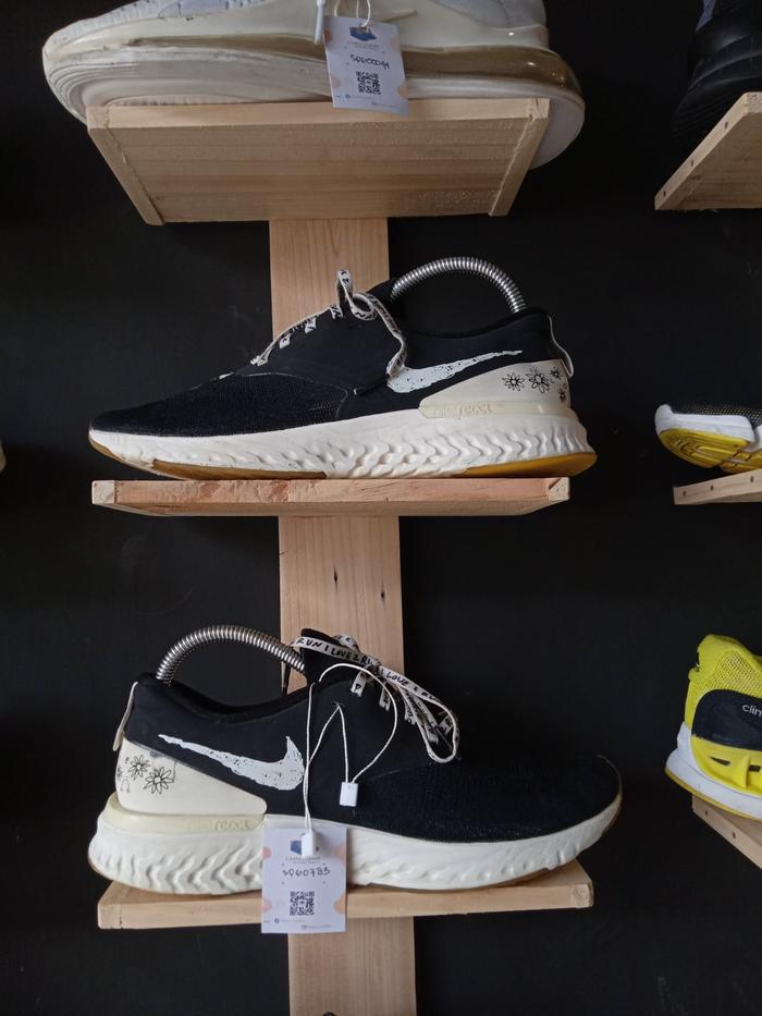 Sepatu Nike Second original, Size 42,5