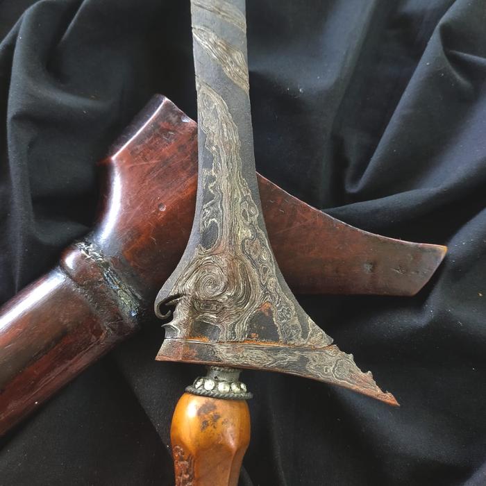 Keris Sempaner Pamor Dwi Warno Buntel Mayit & Puser Bumi