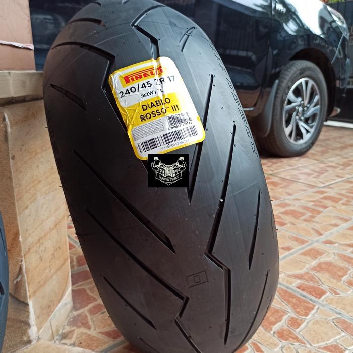 Ban pirelli diablo rosso III 240/45-17