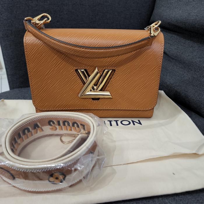 Twist MM bag LV