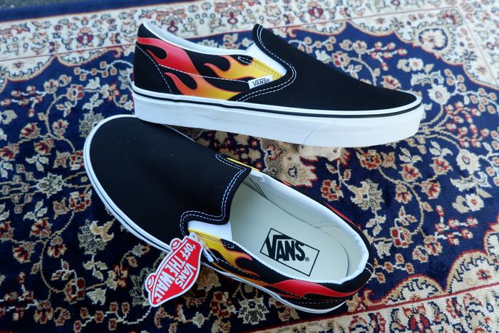 Vans Slip On Flame Black/White Resmi Original - BNIB